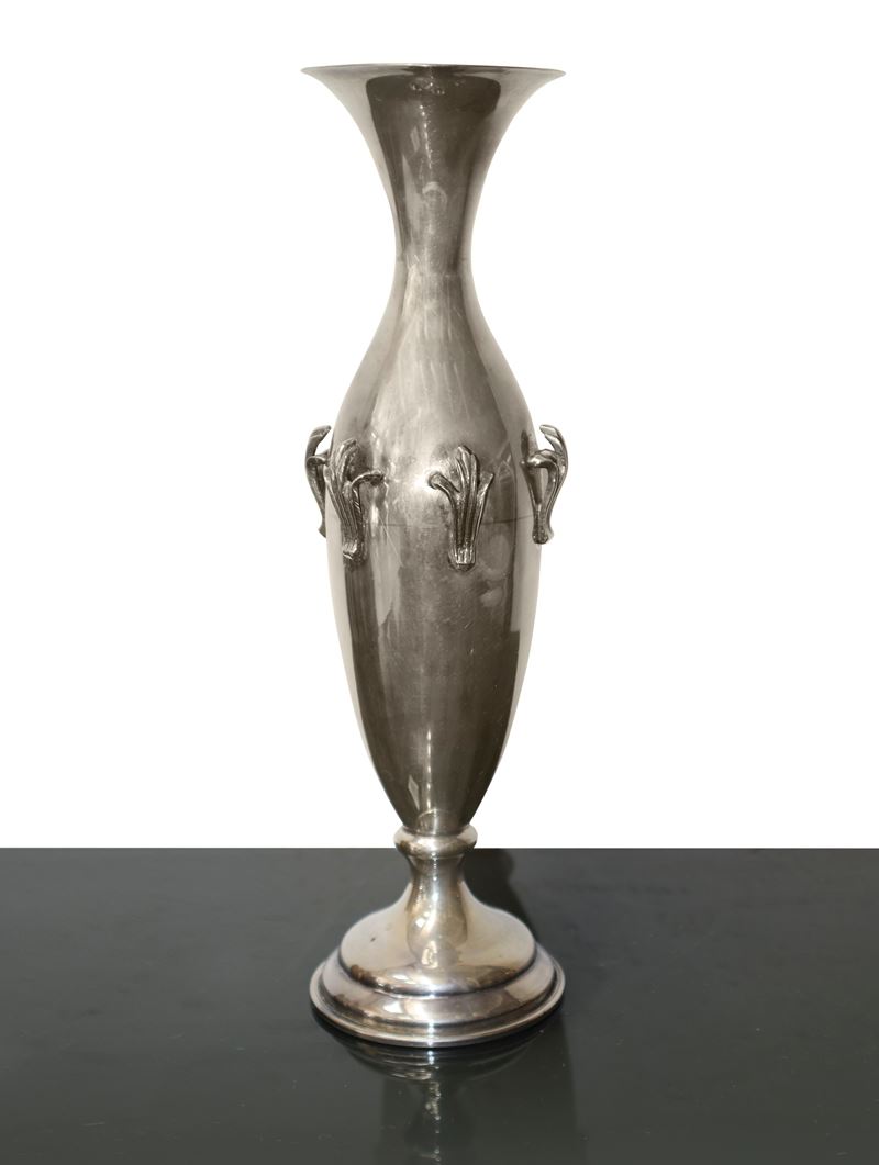Vaso Ad Anfora in Argento 800, con Applicazioni a Sbalzo.