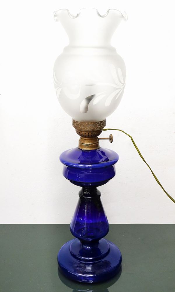 Petroleum lamp in blue opalines