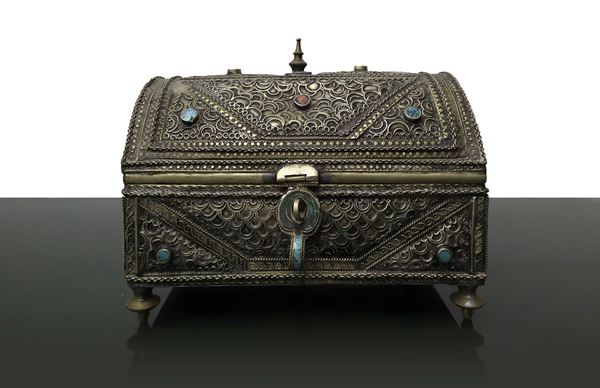 Metal casket