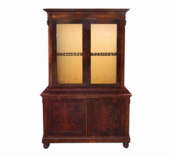 Showcase in mahogany feather