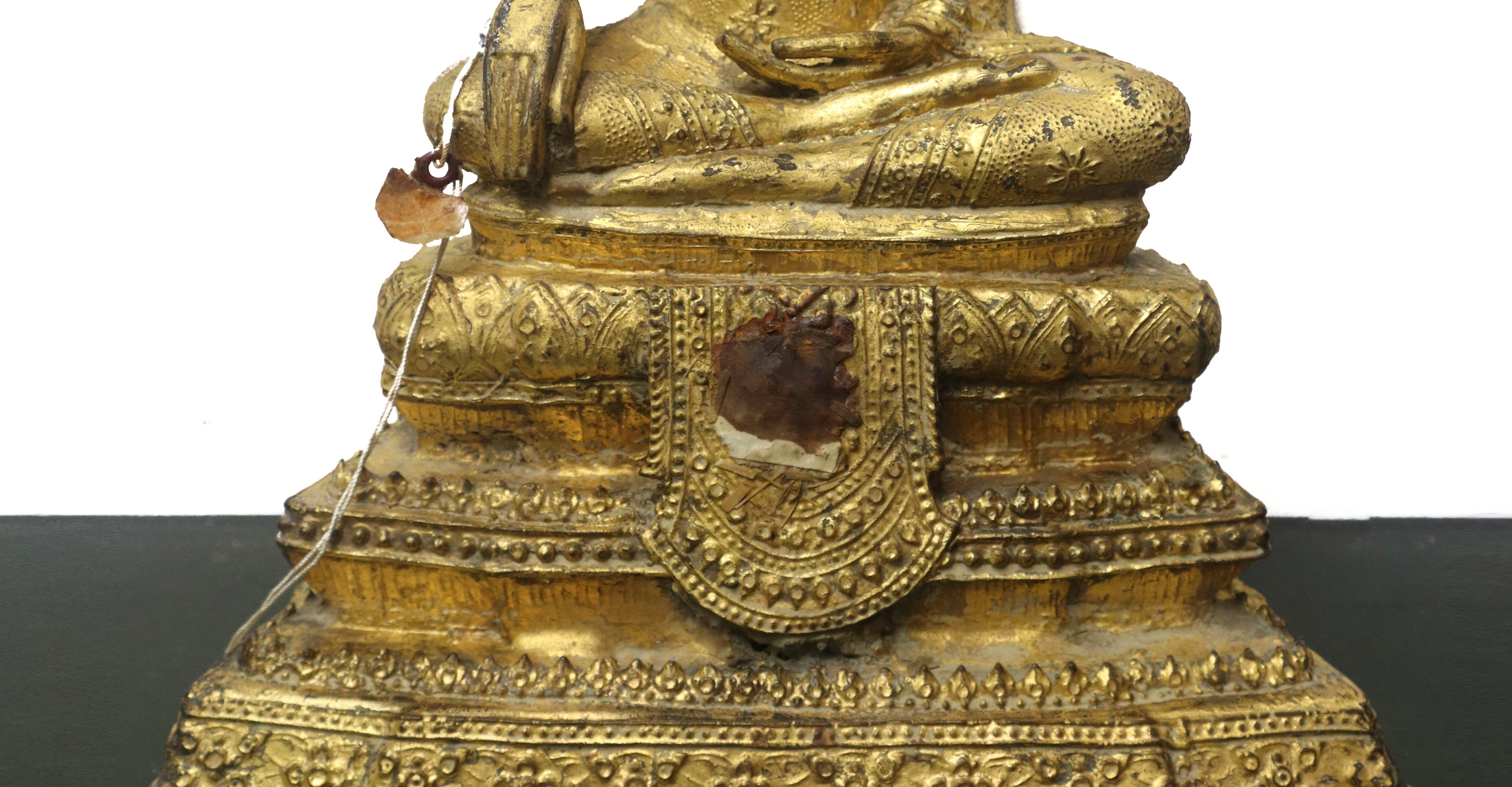 Buddha Antico in Bronzo Dorato