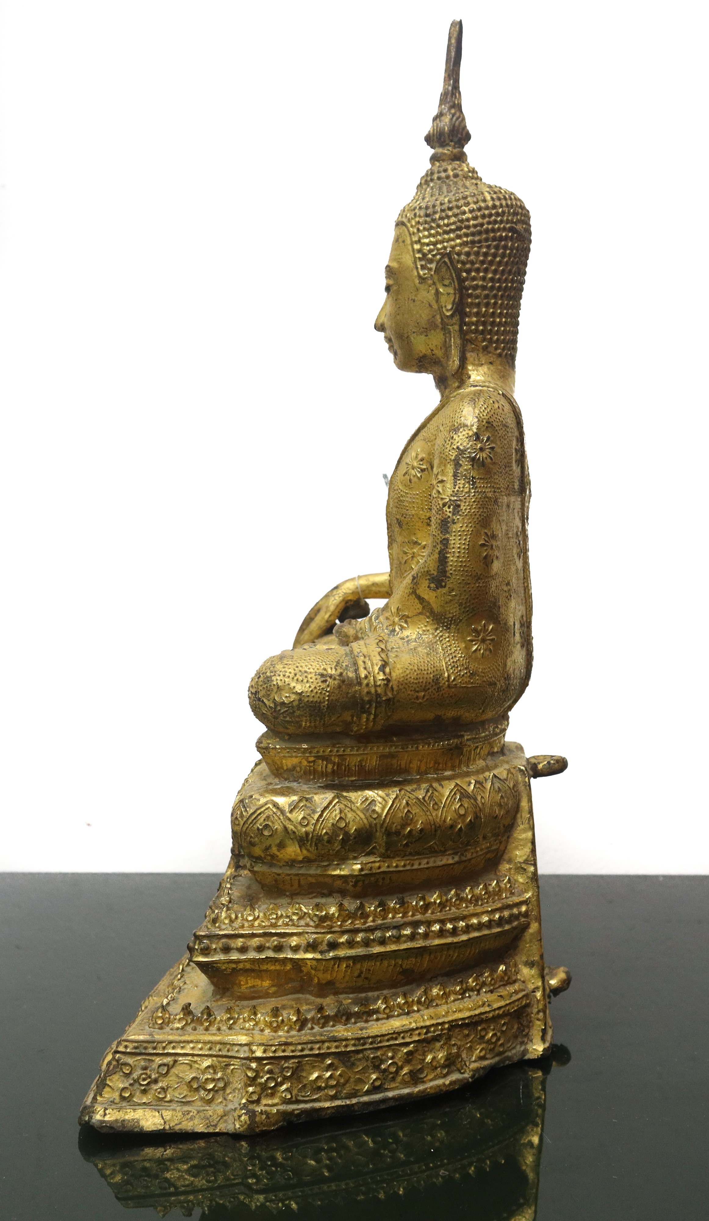 Buddha Antico in Bronzo Dorato