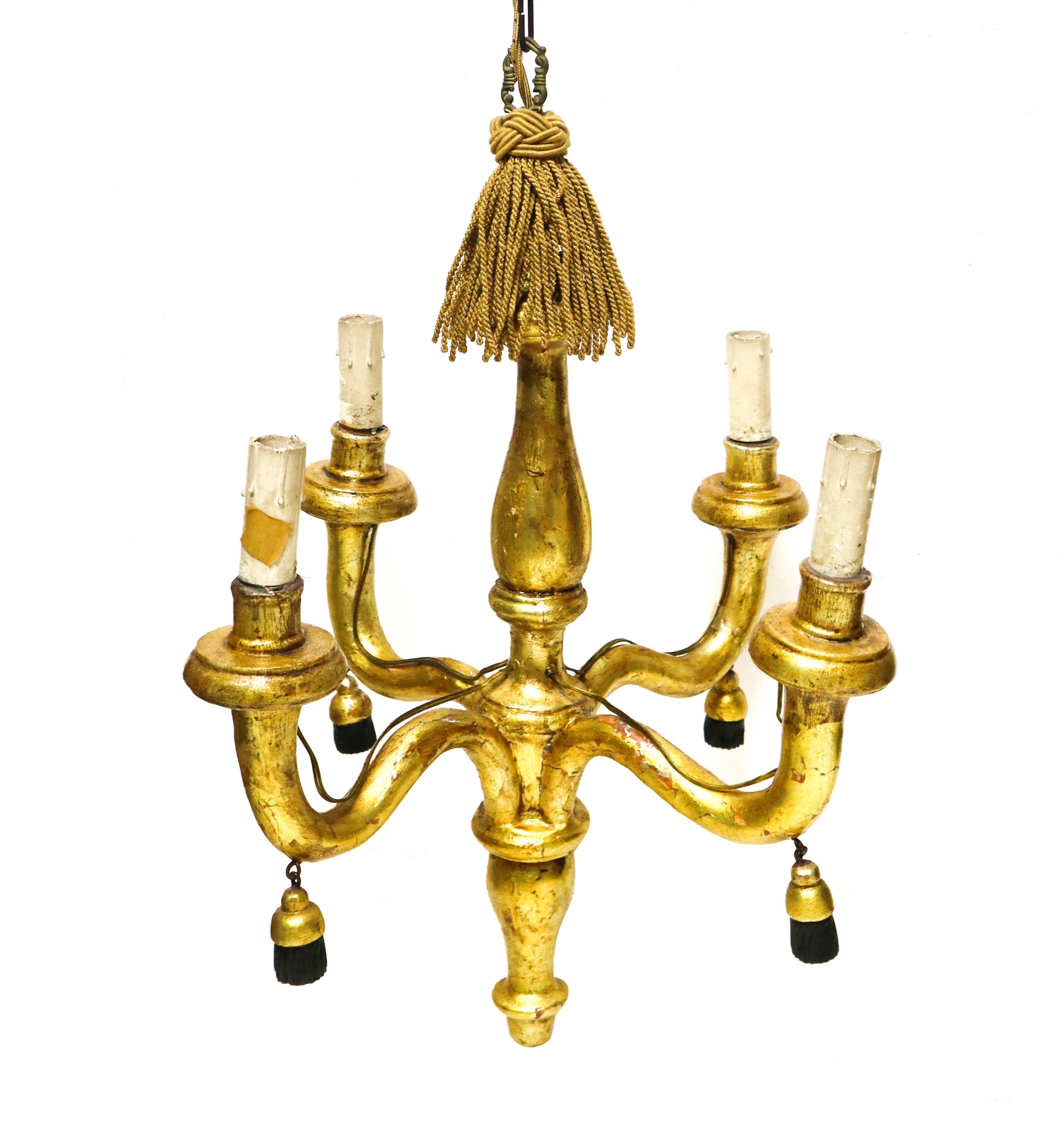 Antico lampadario in legno dorato a foglia