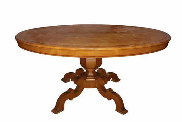 Oval dining table