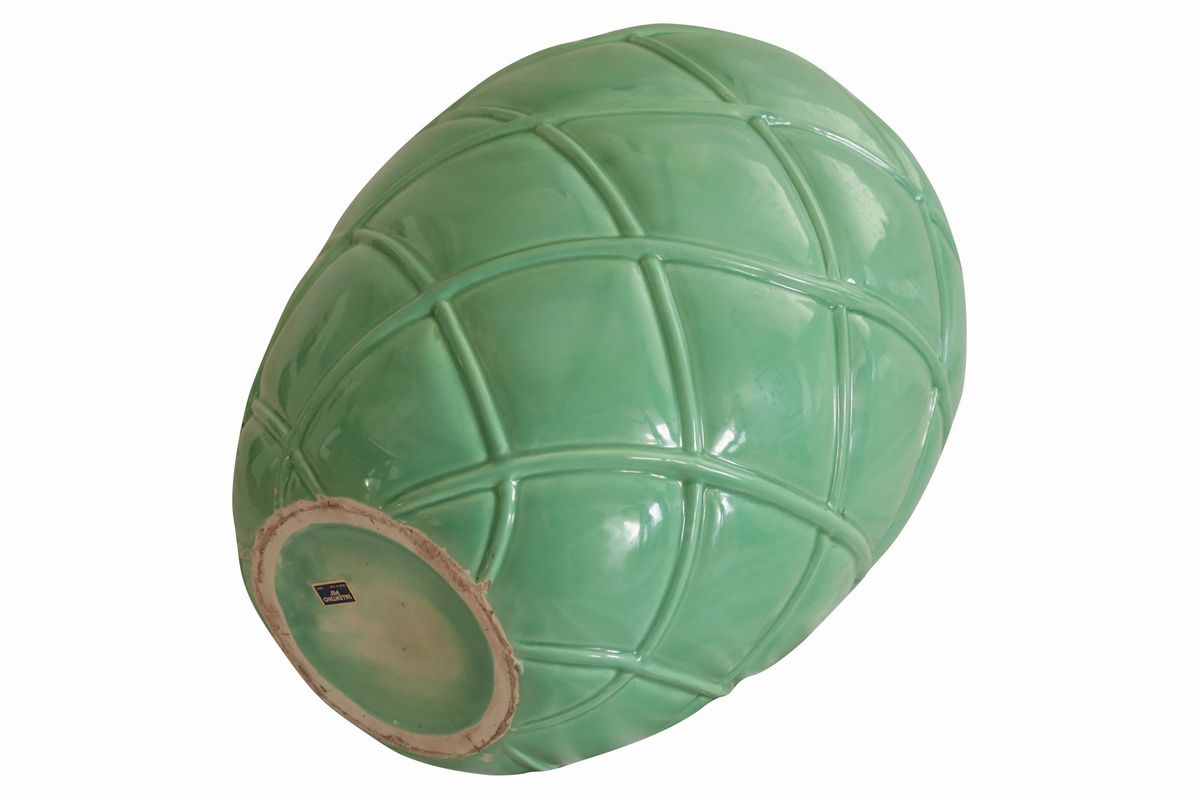 Vaso in Maiolica Verde di Forma Globulare