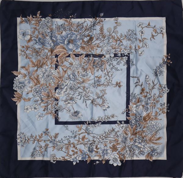 Foulard vintage con disegno floreale