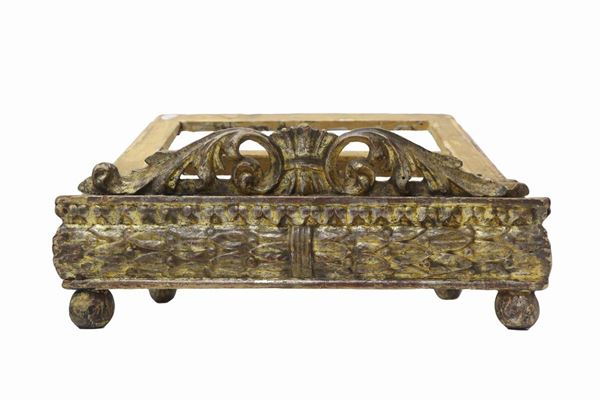 Lectern in gilded wood