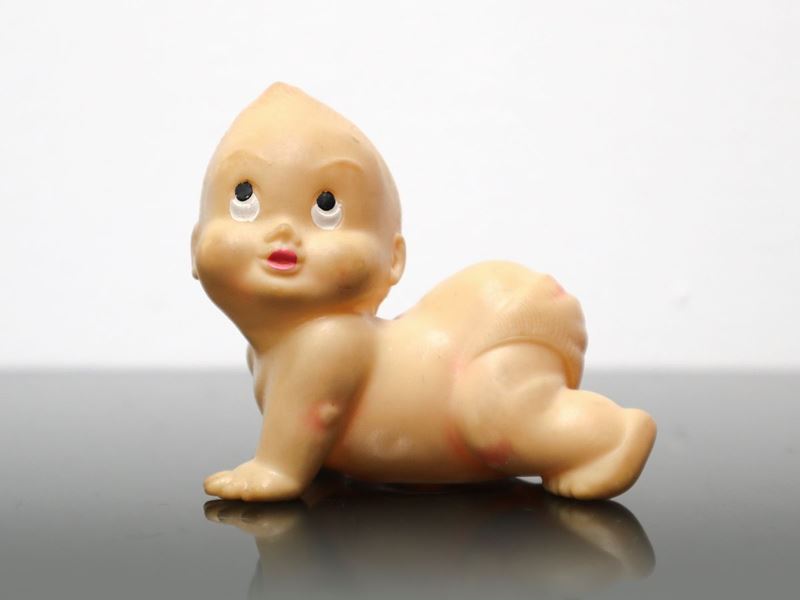 Ledra Gomma/ Ledra Plastic - Neonato che Gattona