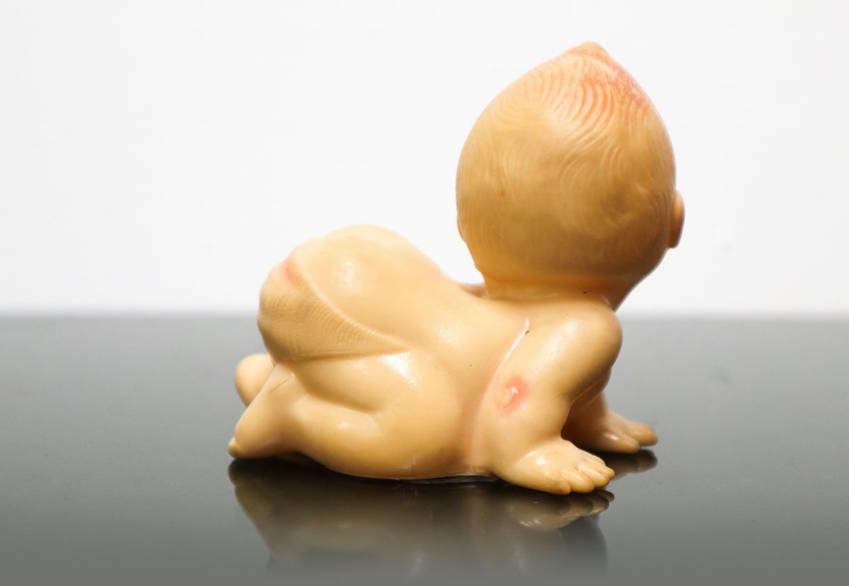 Ledra Gomma/ Ledra Plastic - Neonato che Gattona