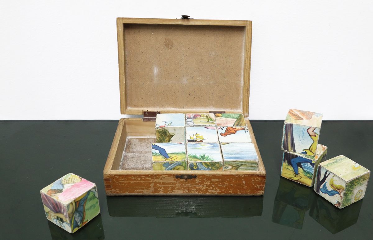 Scatola con Puzzle a Cubi Pesati