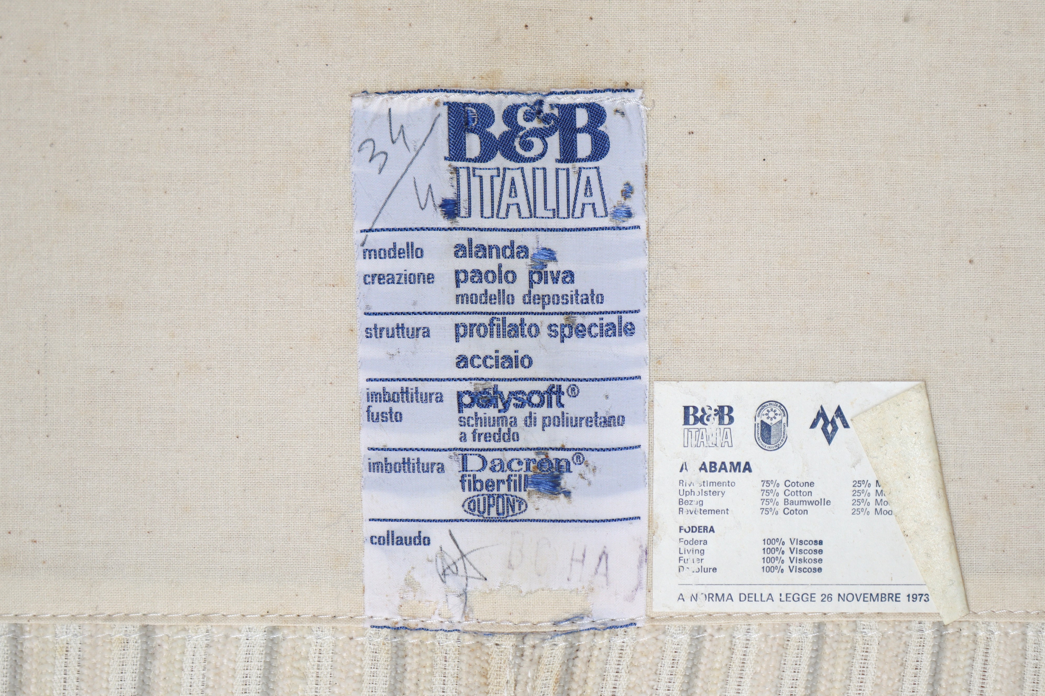 B&b Italia - Divano con Stuttura in Metallo Modello Alanda
