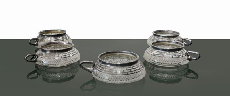 Set di cinque salsiere in vetro con decorazioni in argento