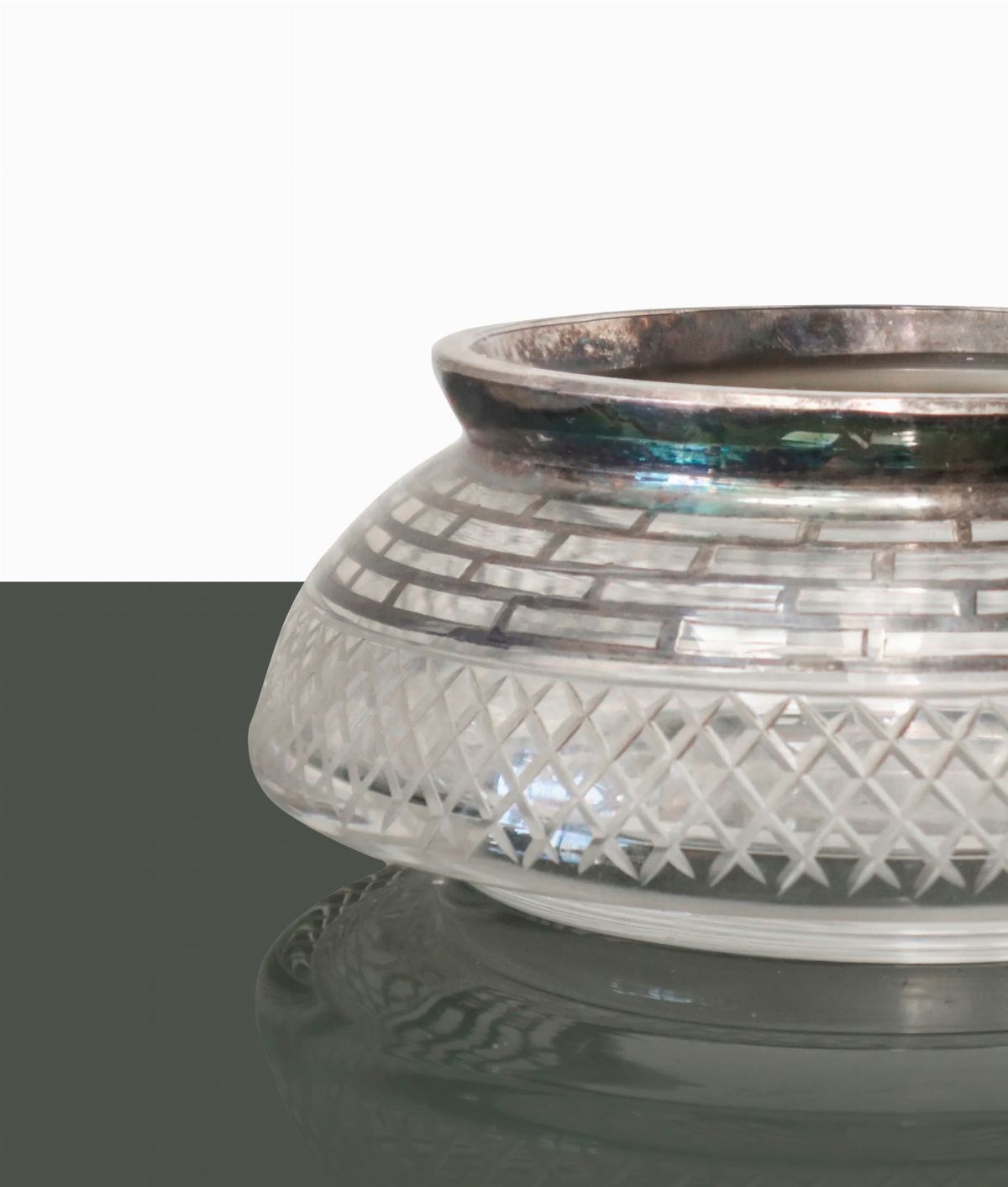 Set di cinque salsiere in vetro con decorazioni in argento