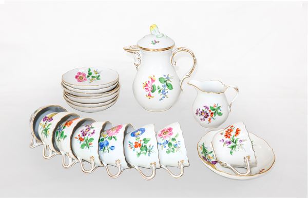Porcelain Meissen - Servizio da caffe in porcellana bianca e nei toni dell'oro con decorazioni floreali