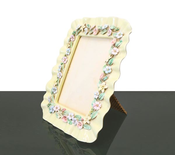 La Farnesiana - Photo frame with flowers in relief
