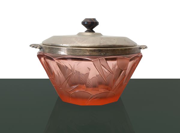Centrotavola in cristallo rosa con coperchio in argento 900, argenti Filippo Chiappe, Genova