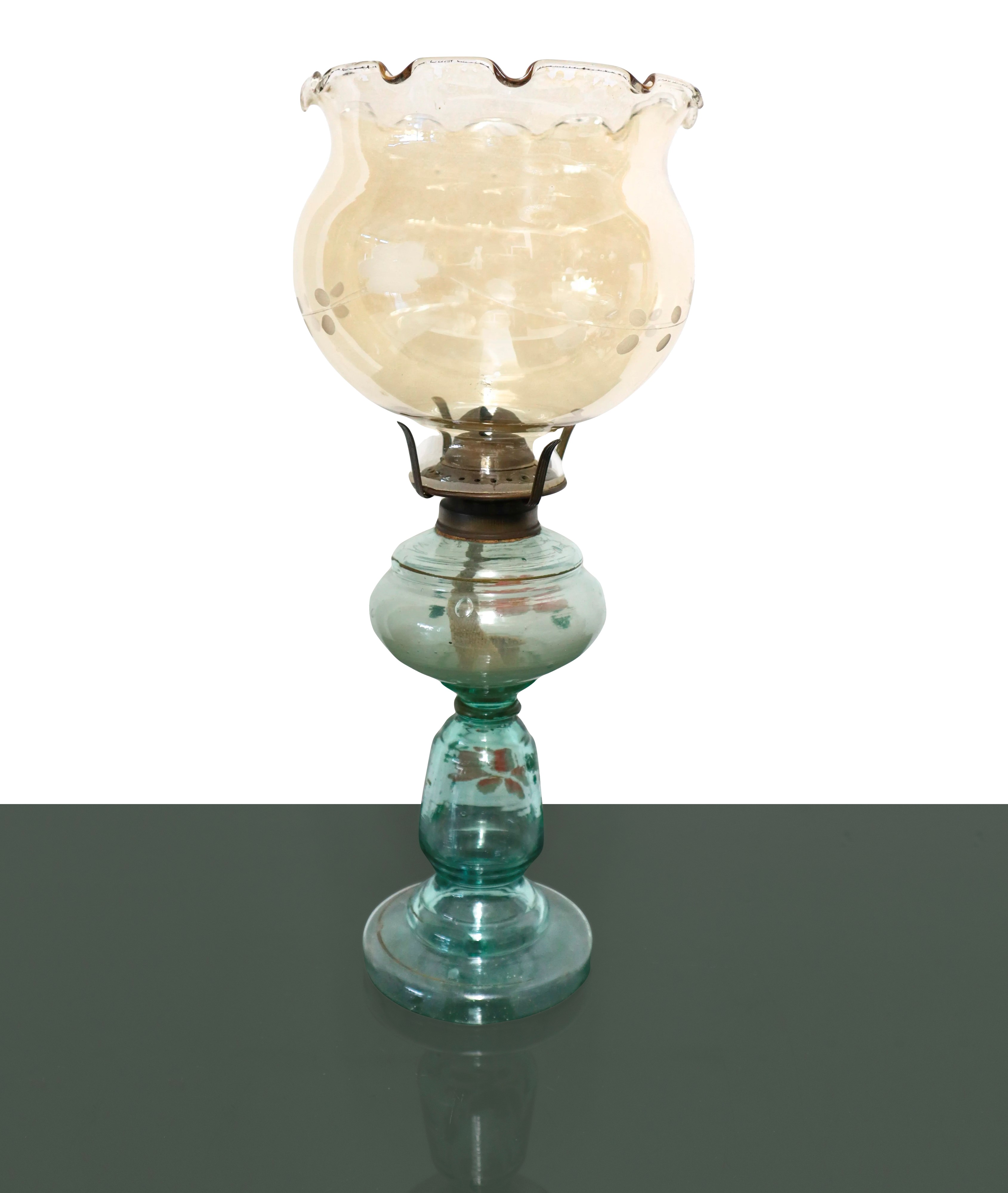 Lume a petrolio in vetro dipinto con motivi floreali