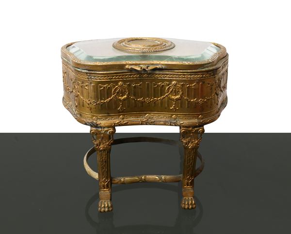 Small jewelry box