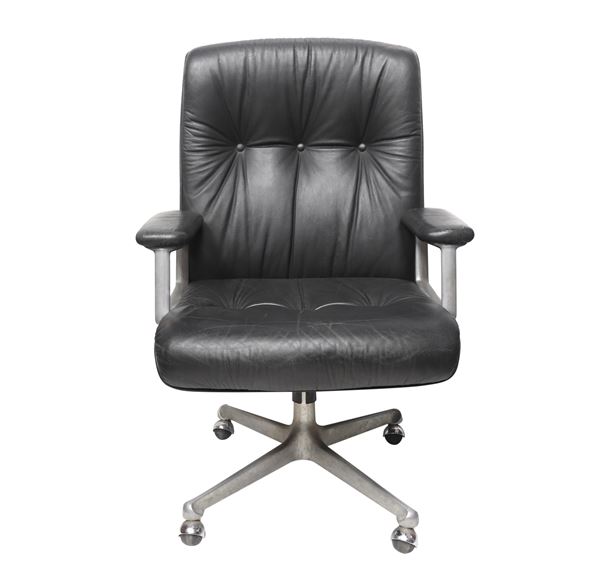 Prod. Tecno Dis. Osvaldo Borsani - Armchair with leather upholstery