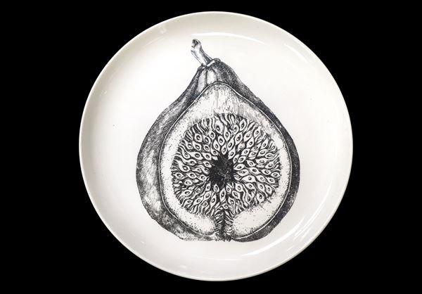 Piero Fornasetti - Piatto in porcellana bianca con Fico, serie Sezioni di Frutta, N.3