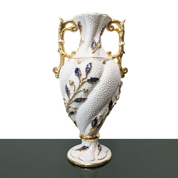Deruta - Vase with gold decorations and blue enamels