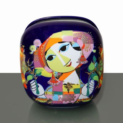 Vaso con Raffigurazione di Donna con Fiori