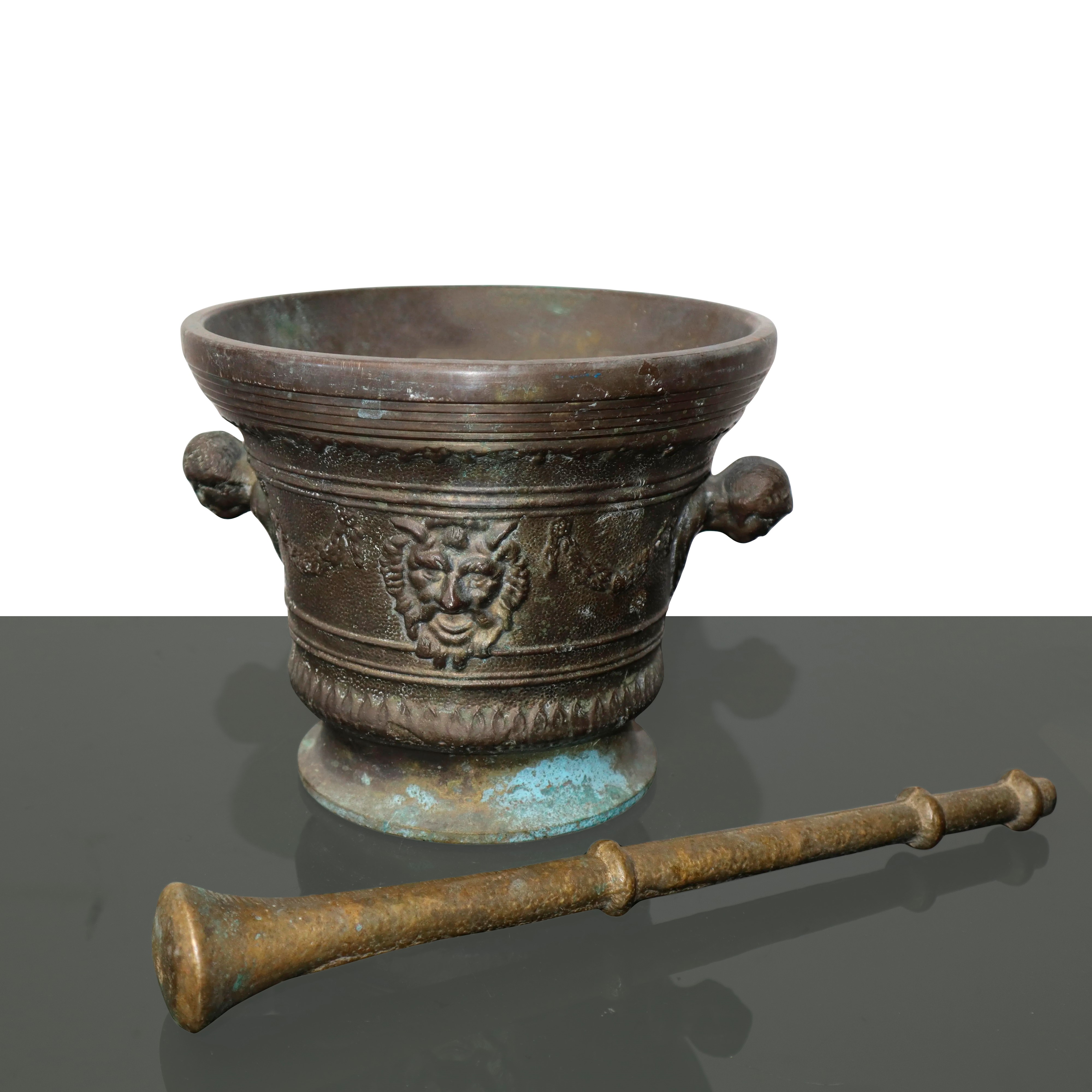 Mortaio in bronzo con Pestello