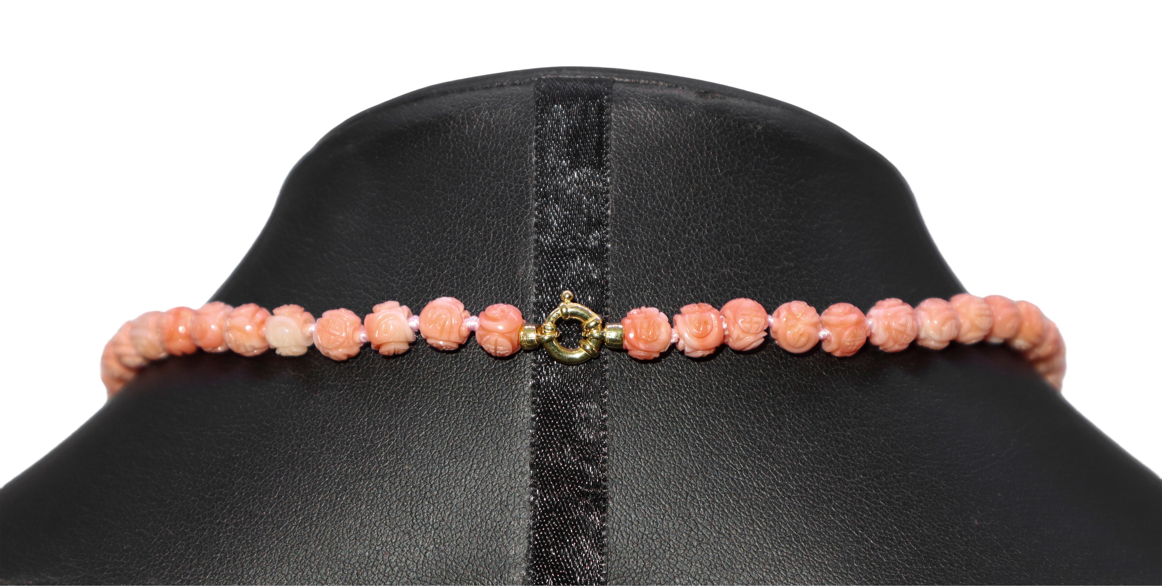 Collana con Corallo e Susta in Oro