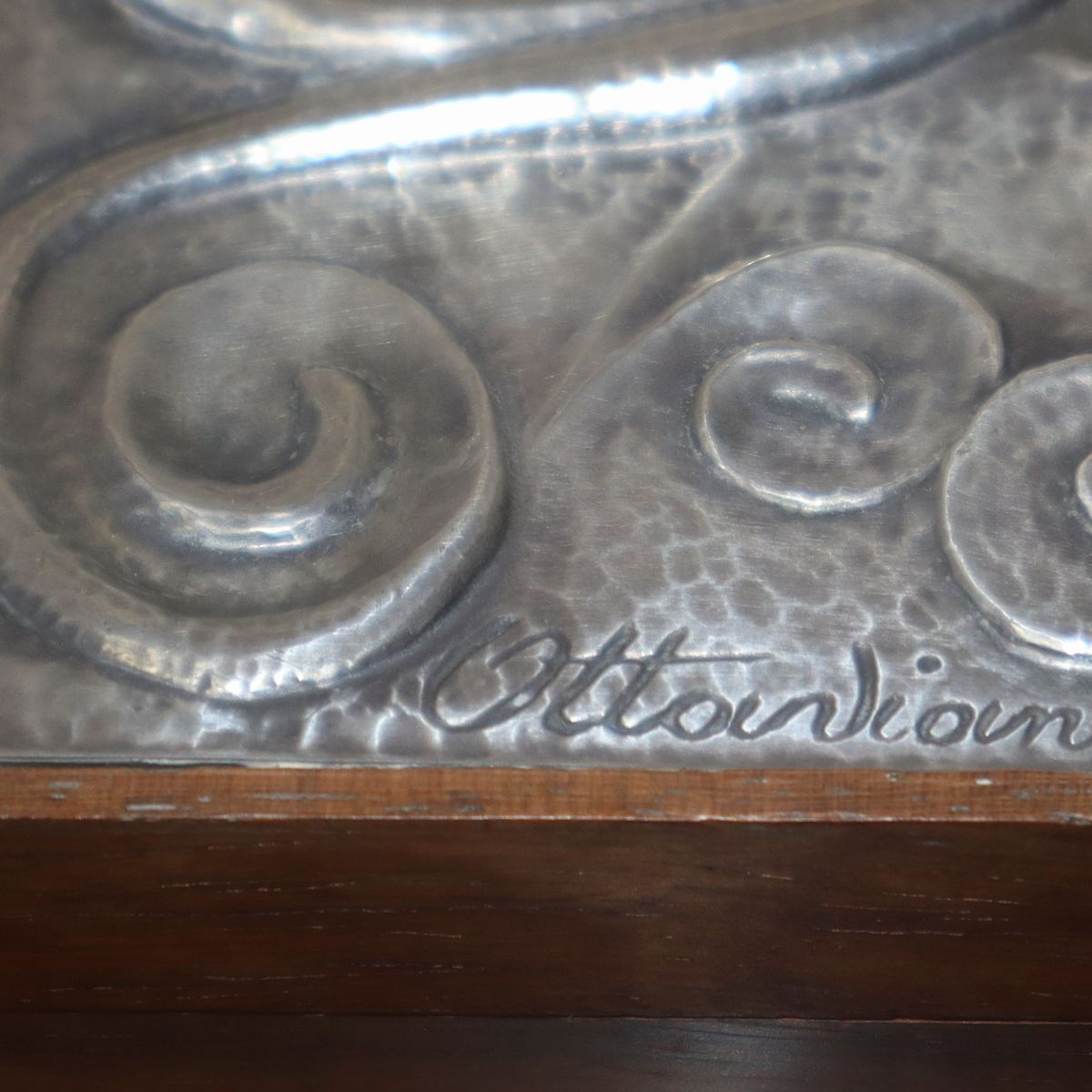 Giuliano Ottaviani - Scatola in Plaissandro Decorata con Smalti e Argento