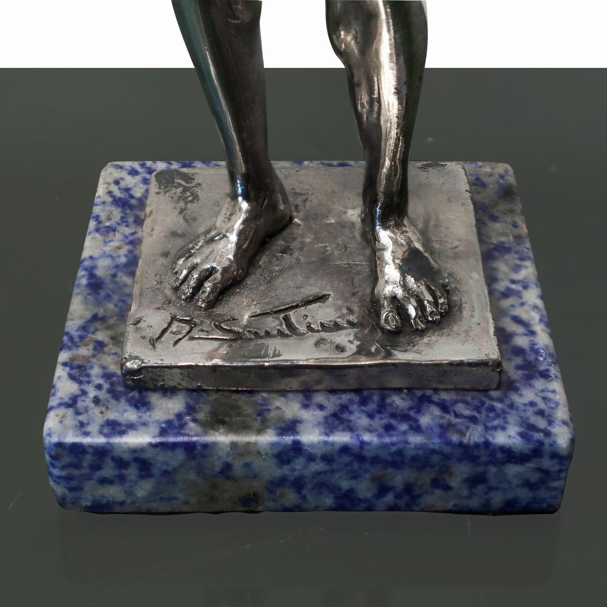 Due Figure Affiguranti i Bronzi di Riace, in Bagno D'argento, Scultore A. Santini.