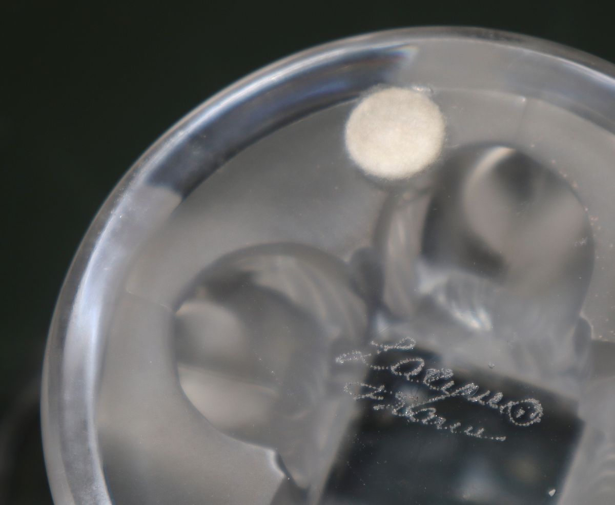 Lalique - Piccola Alzata, Mod.11051 "noger Bowl Sparrow"