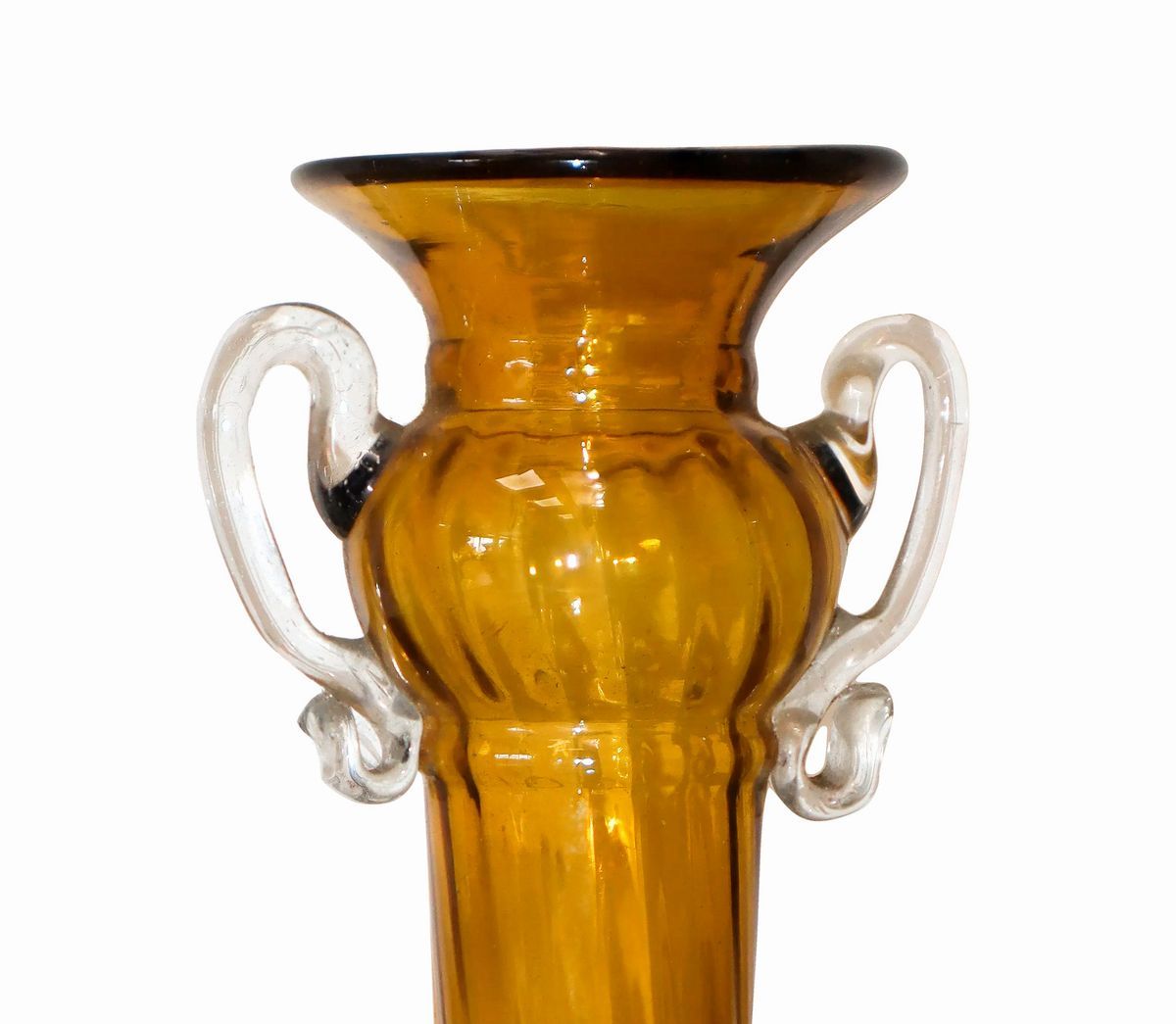 Coppia di piccoli vasi in vetro di Murano, toni giallo pagliesco, H 17 cm