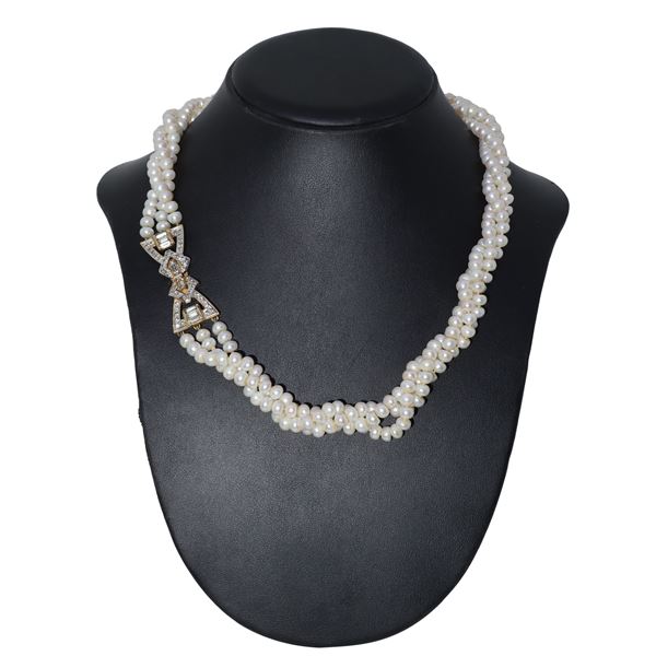 Collana a 3 fili di perle con susta con strass