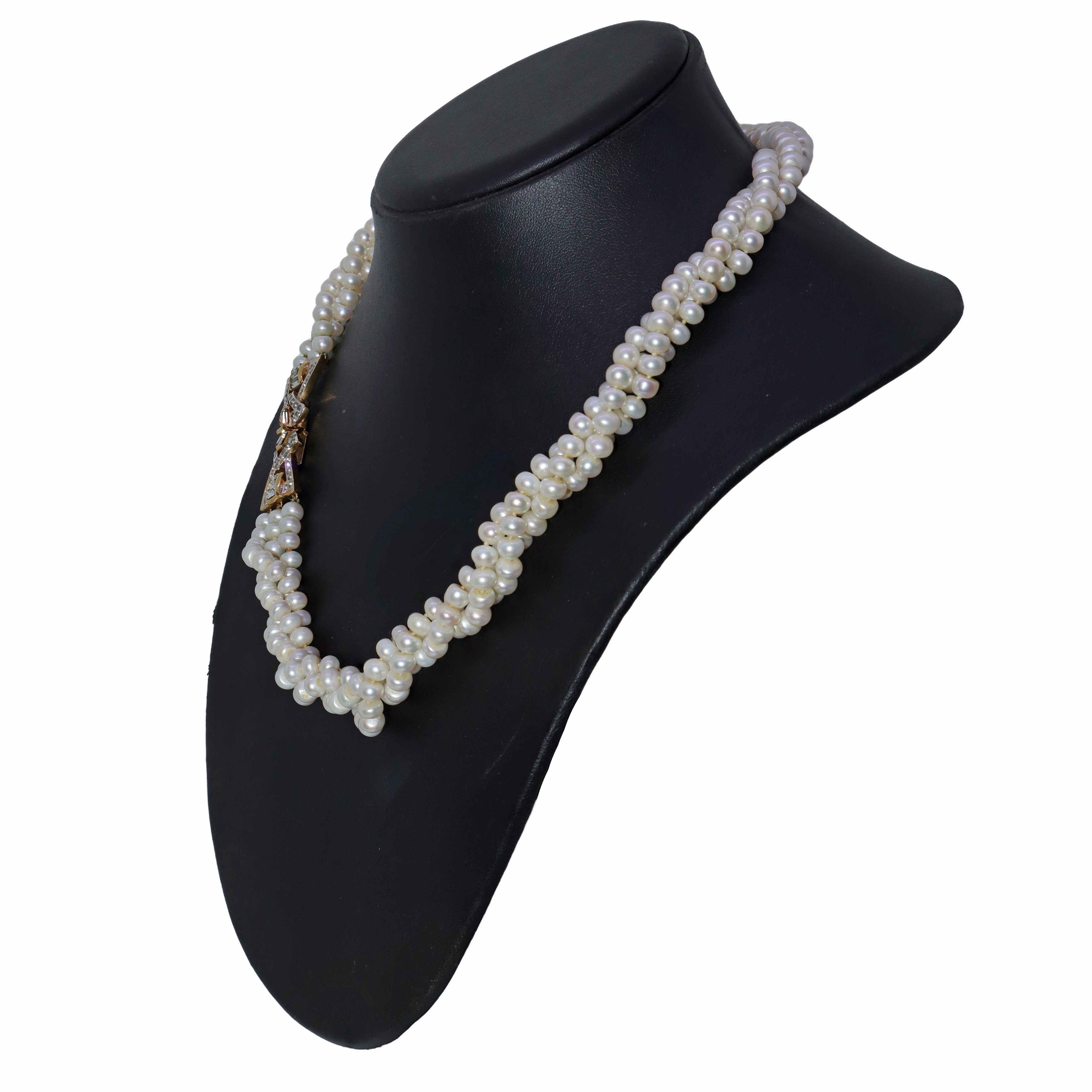 Collana a 3 fili di perle con susta con strass