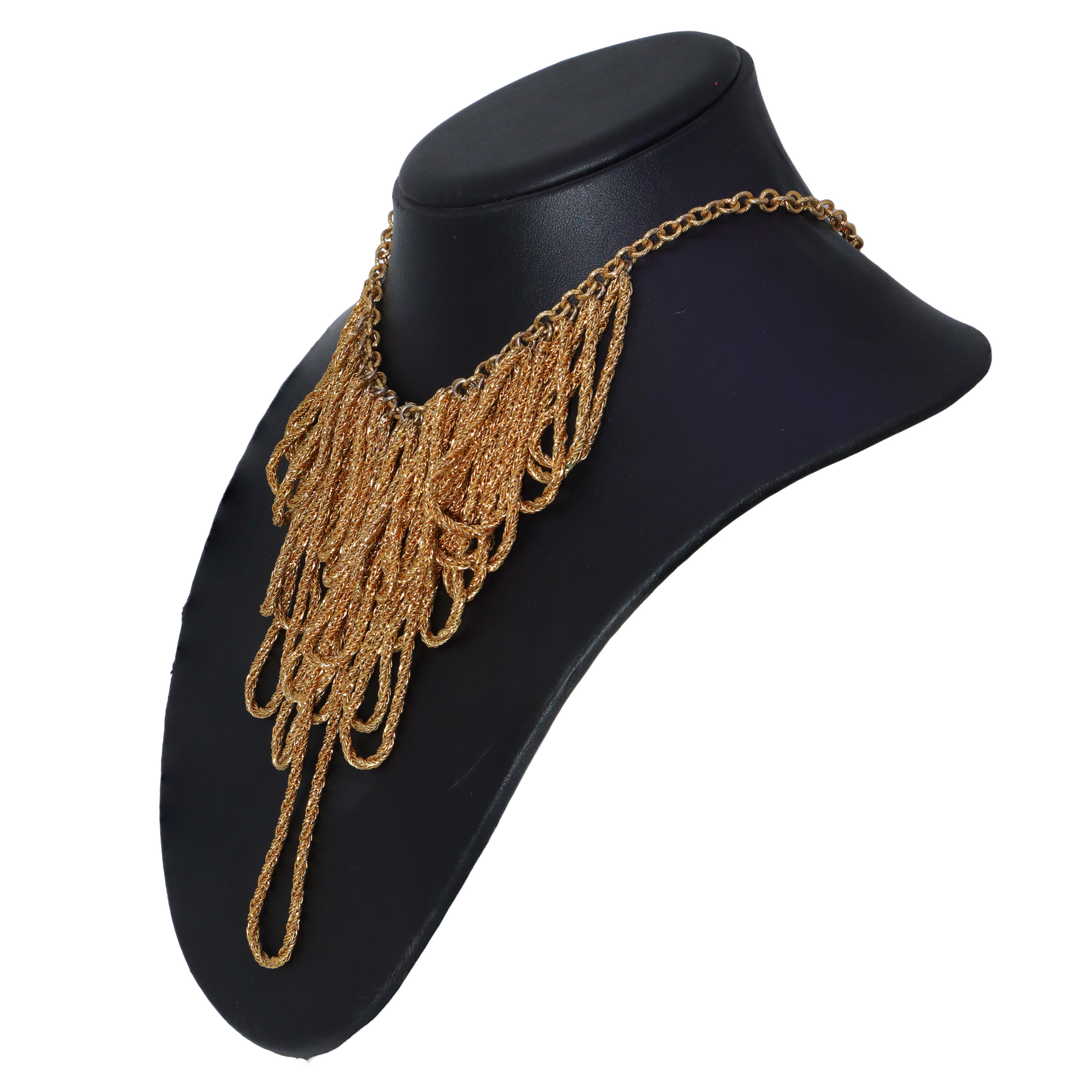 Collana con catena dorata e filigranata