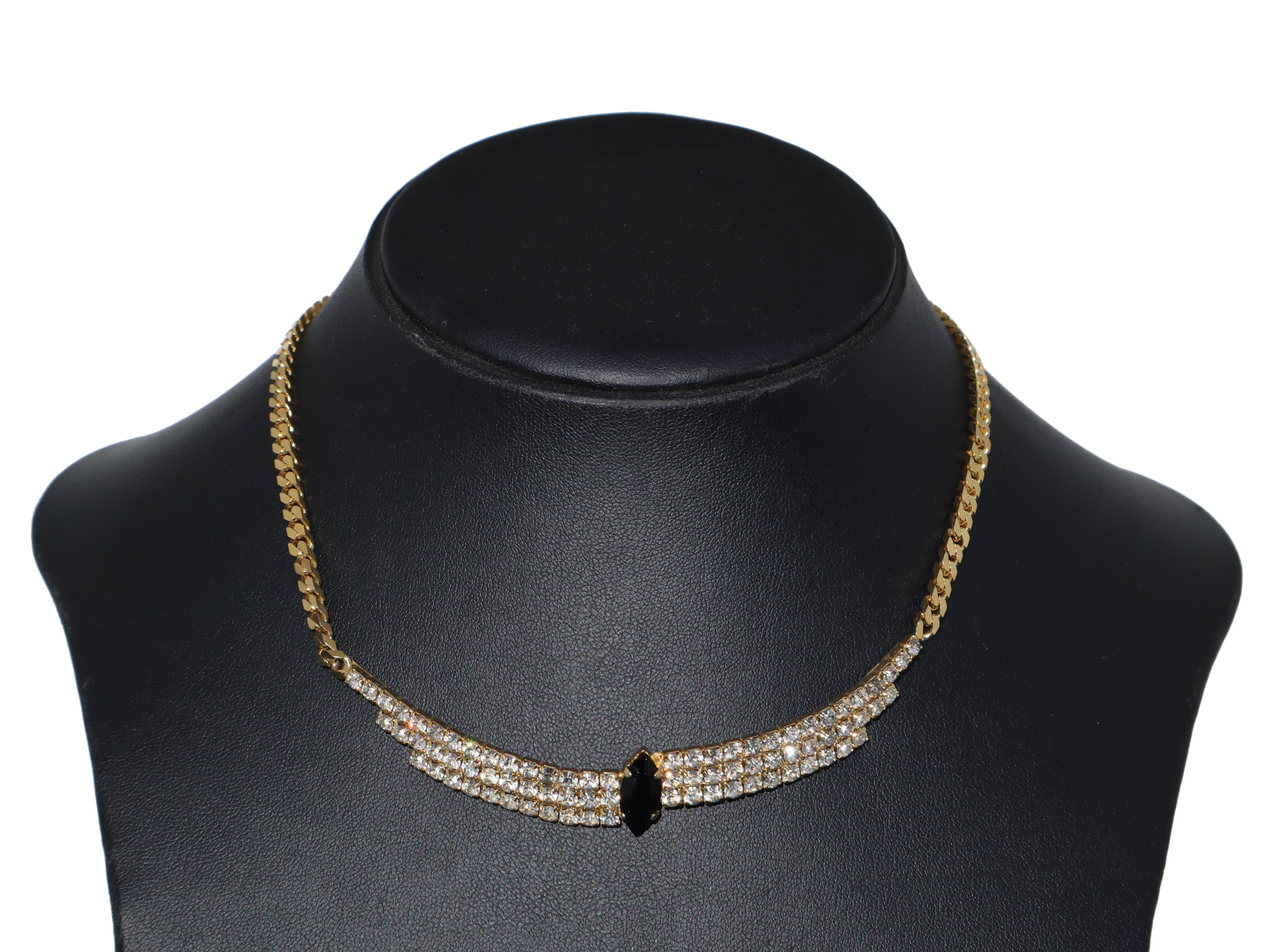 Girocollo con strass e pietra nera