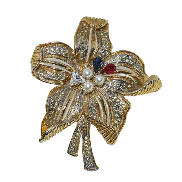 Spilla con fiore dorato, strass e pietre. Kalò bijoux