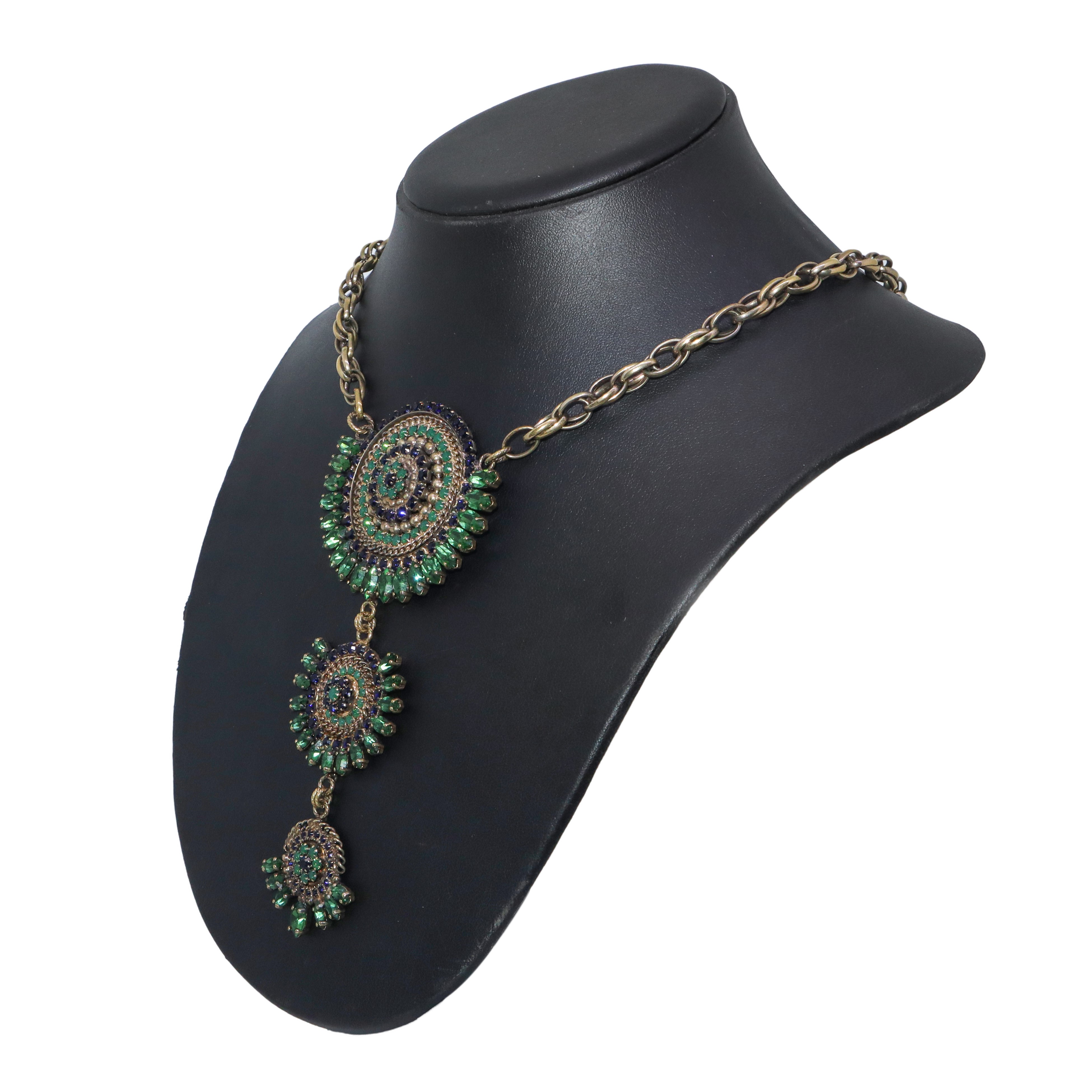 Collana in metallo dorato e strass neri e verdi, Makula