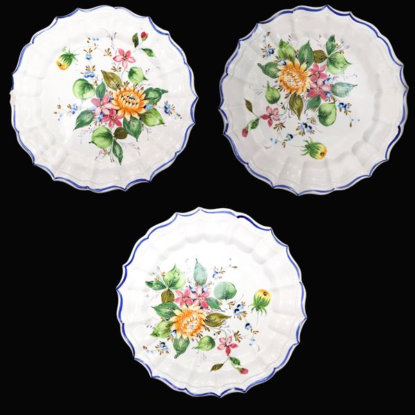 Ceramiche Bassano - N. 3 piatti da muro in porcellana