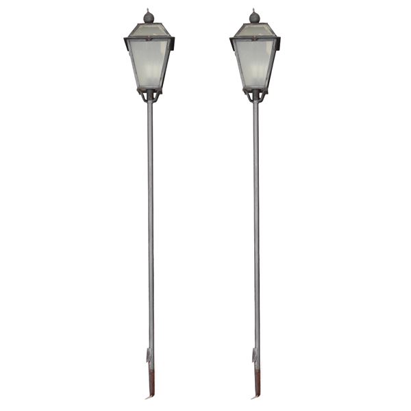Pair of street lamps with iron pole