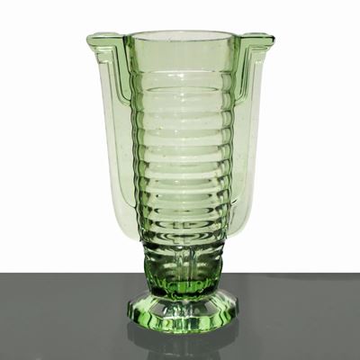 Vaso Art Decò in Vetro nei Toni del Verde