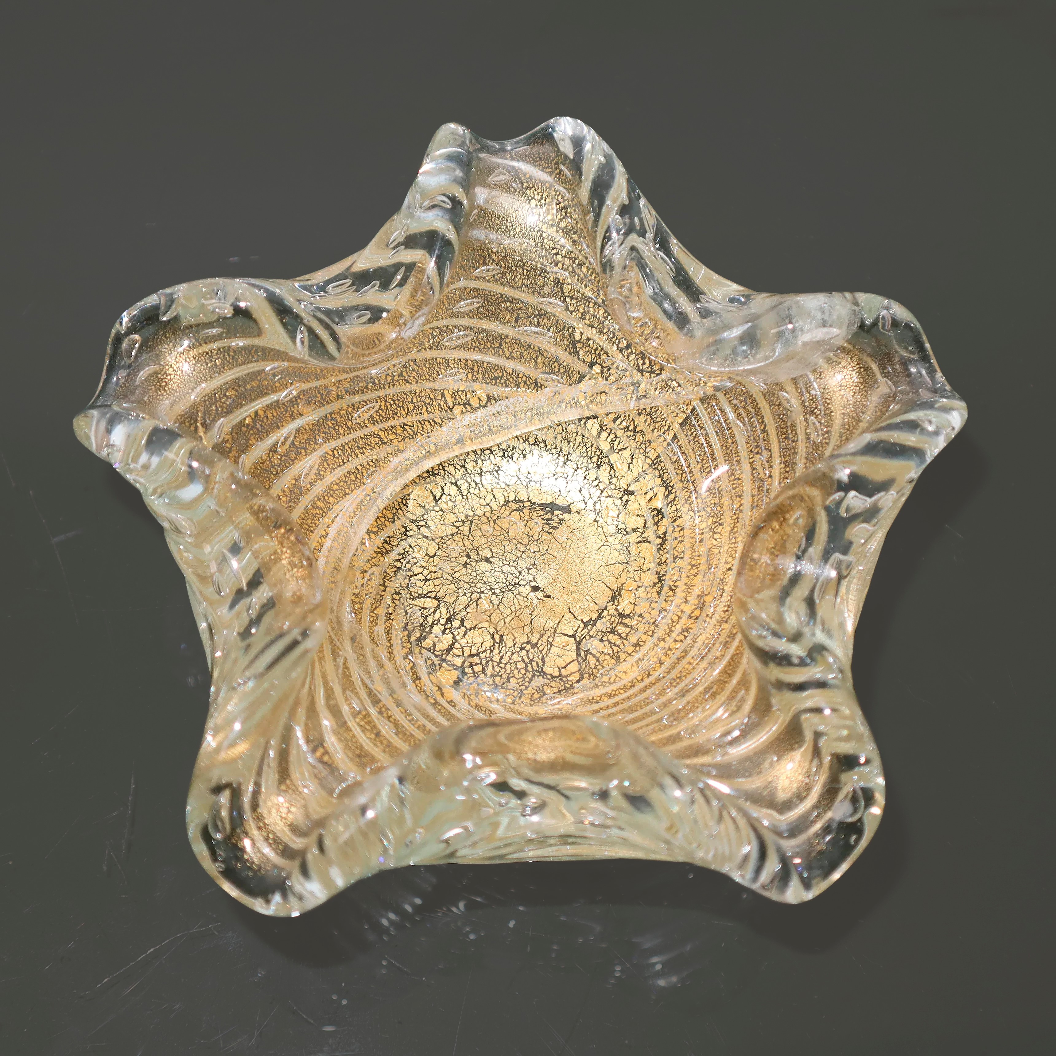 Coppia di stelle in vetro di Murano pulegoso con iridescenze nei toni dell'oro