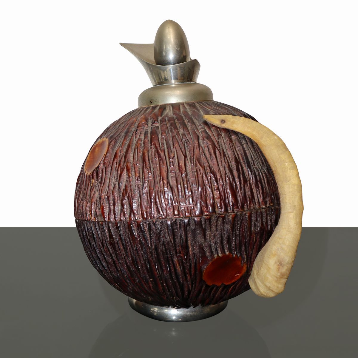 Thermos in Legno con Manico in Osso
