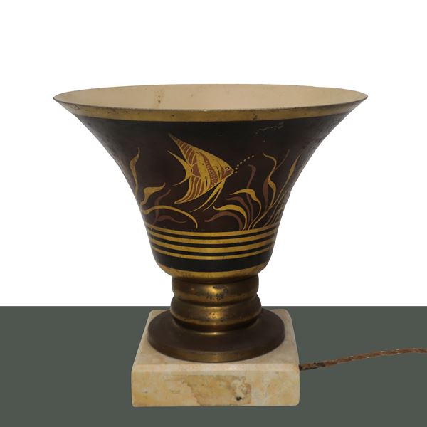 A. Ducobu - Art Decò lamp in brass signed A. DUCOBU, with depictions of fish