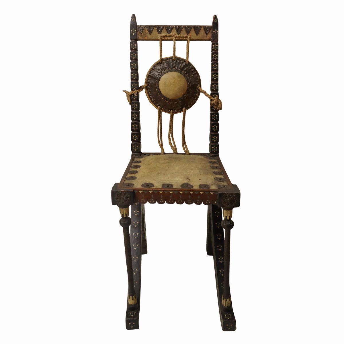 Carlo Bugatti - Rarissima Coppia di Sedie, in Legno di Noce Tinto Ebano, Lavorato e Tornito, Deco...