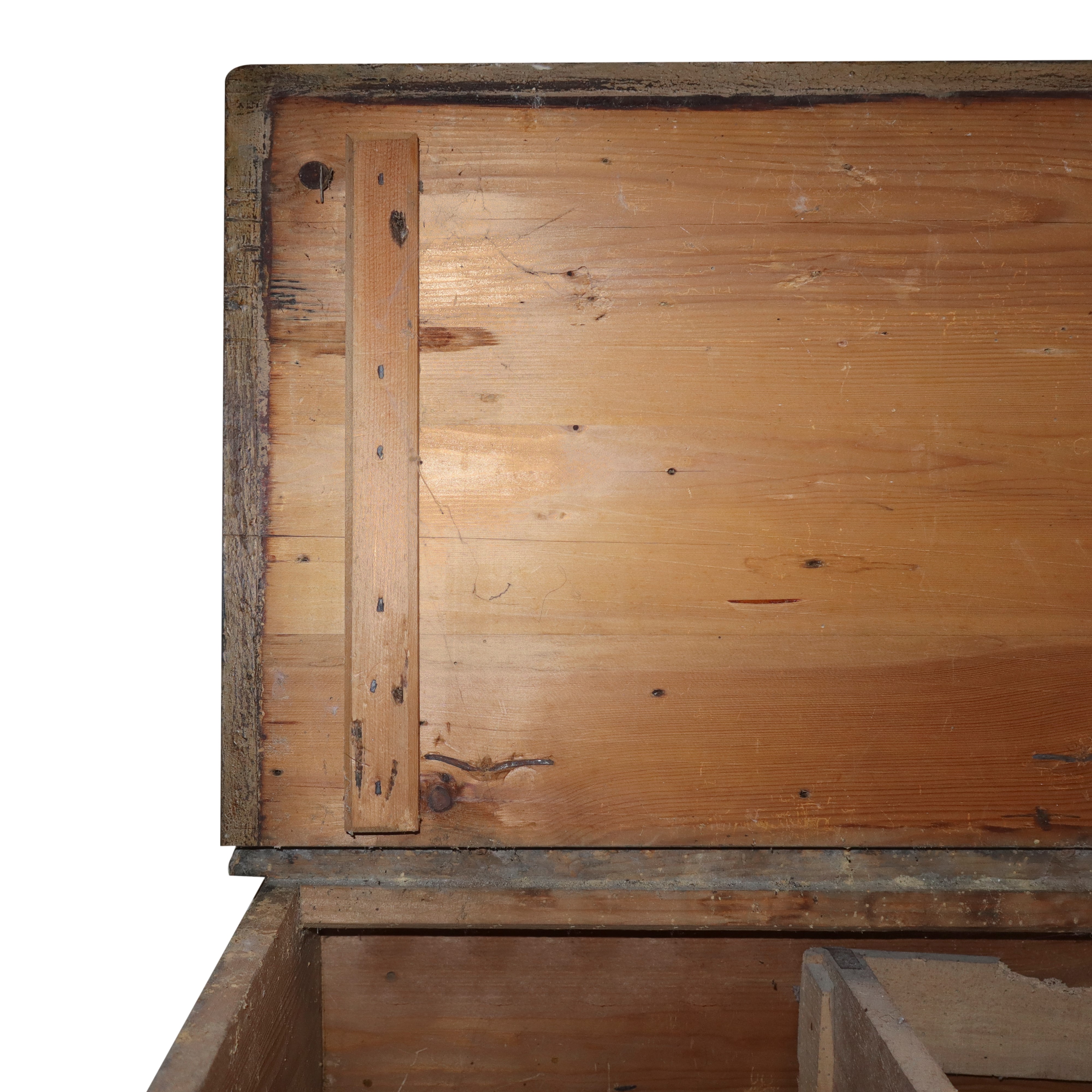 Cassapanca con alzata, legno di abete, Sicilia XVIII Sec.
