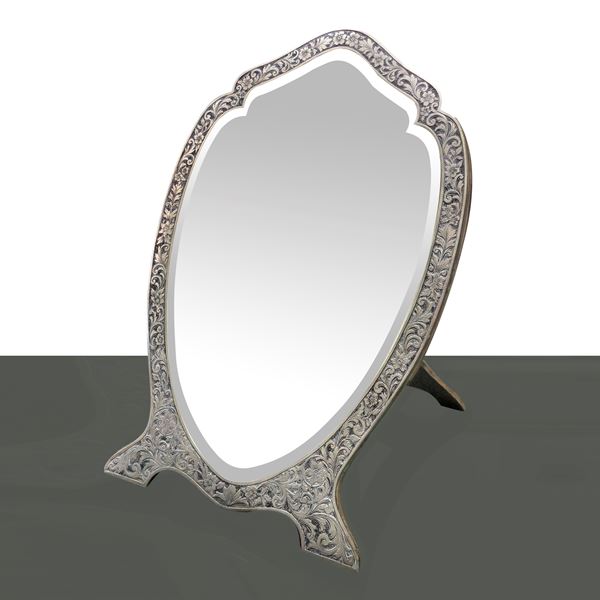 Specchio con cornice d'argento