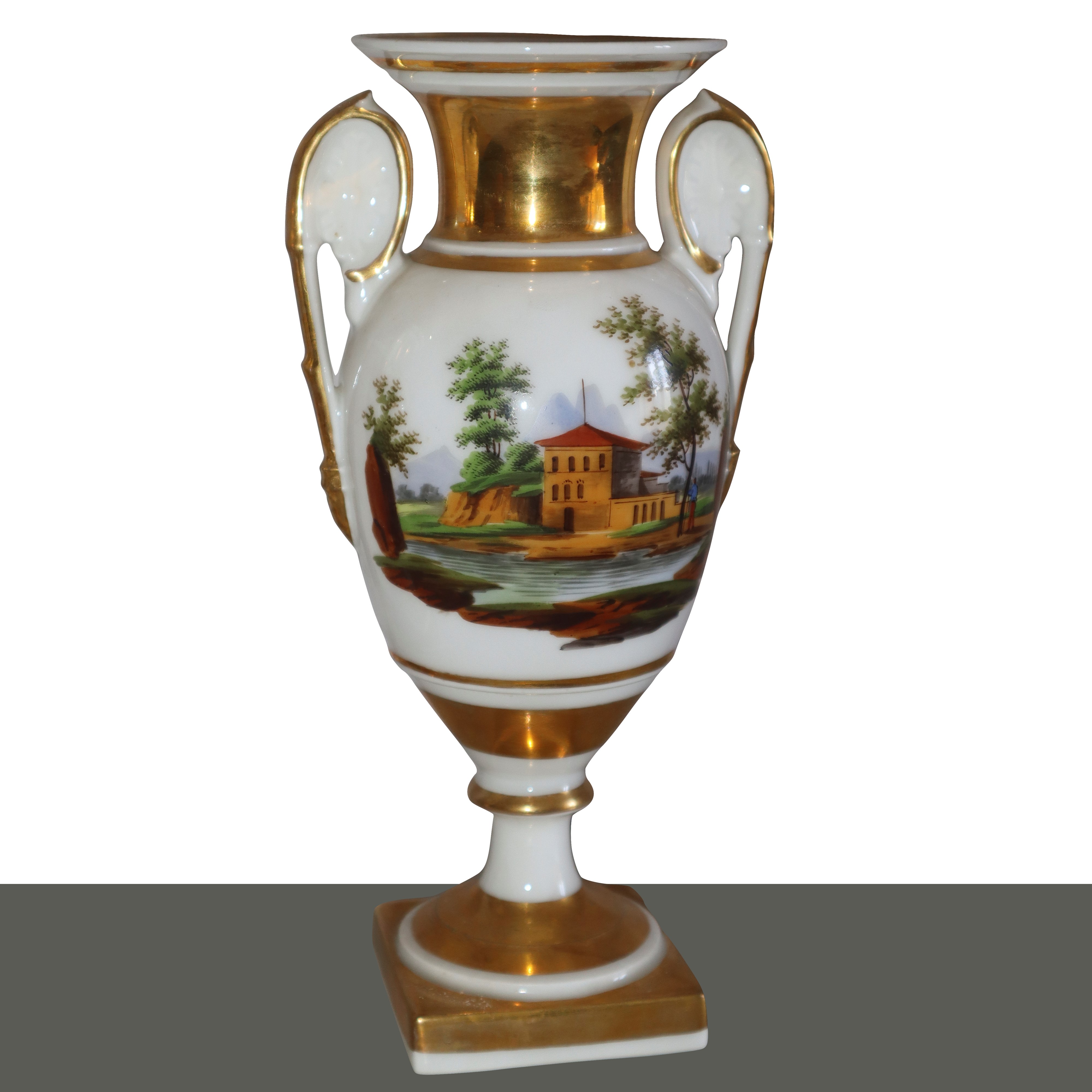 N°3 vasetti, Vecchia Francia, in porcellana bianca e dorata con decorazioni di paesaggi su ambo i...