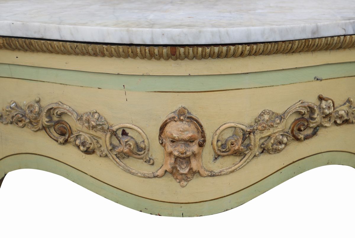 Console Laccata nei Toni del Verde con Decori Floreali