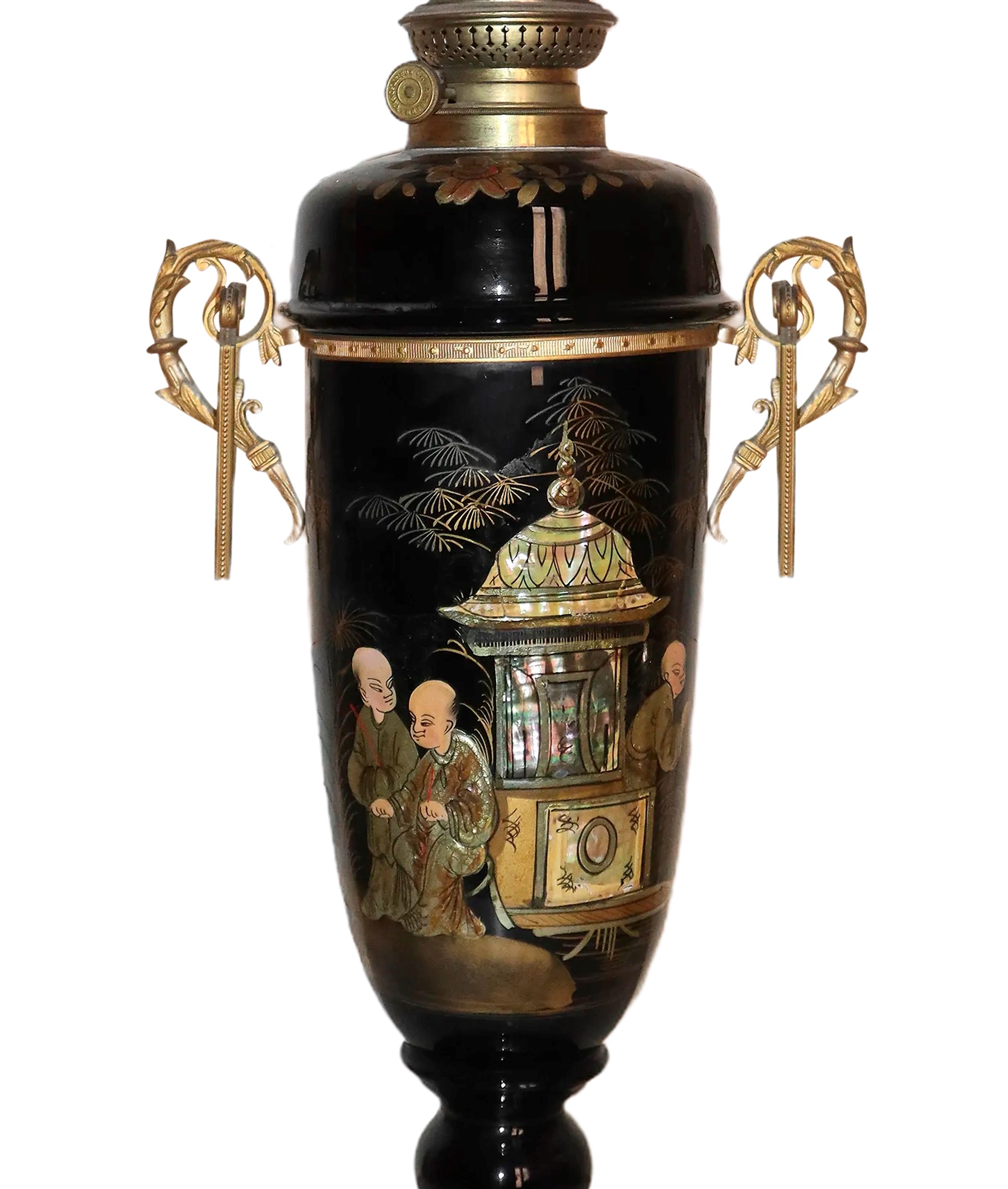 Coppia di lumi in porcellana dipinta con cineserie